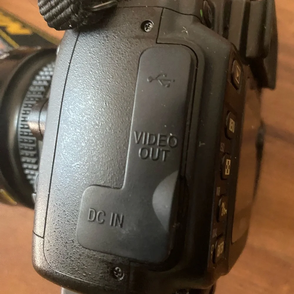 Nikon d50 selling